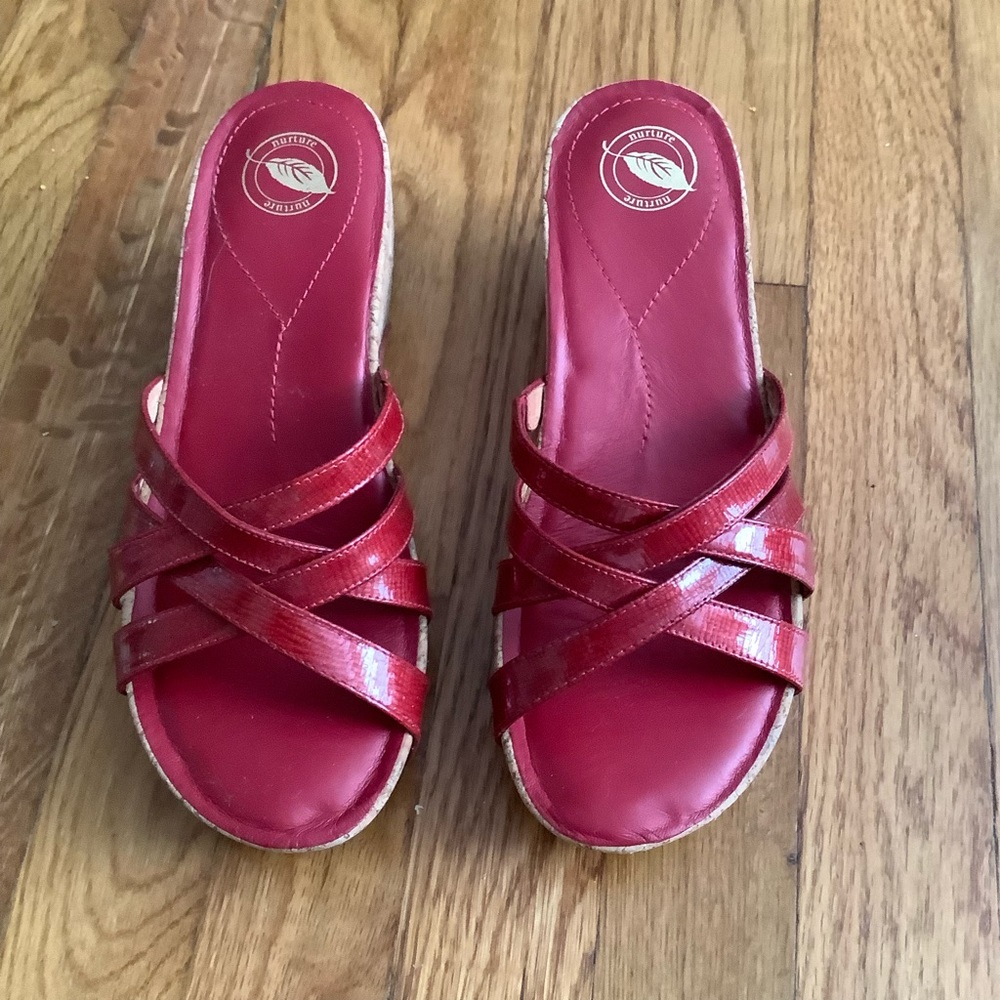 RED Nurture sandals, Cushioned footbed, size 8